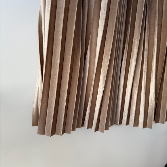 OAK & FORT Gold Velour Pleated Skirt - Picture 2 of 6